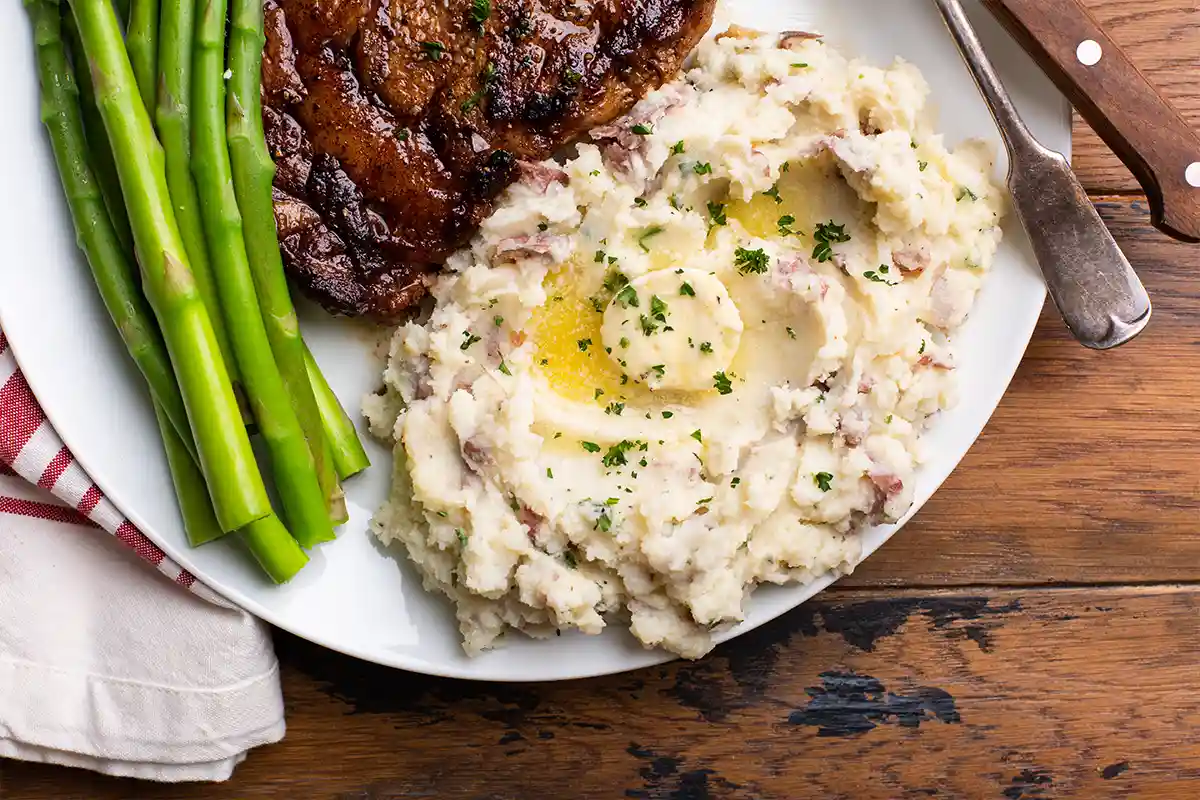Bob Evans Mashed Potatoes: Flavors, Nutrition, and Cooking Tips 1 Discover everything about Bob Evans Mashed Potatoes—flavors, nutrition, cooking tips, and how to enhance this classic side dish.