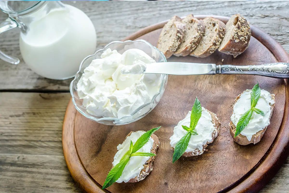 Hy-Vee Whipped Cream Cheese: Light and Versatile Spread 1 Discover the versatility of Hy-Vee Whipped Cream Cheese Spread with recipes, uses, and nutritional info for a lighter, healthier option.