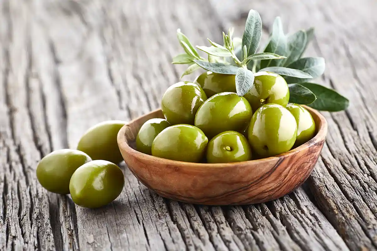 Green Olives: Health Benefits, Culinary Uses, and Types Explained 1 The health benefits, types, and uses of green olives. Learn how they’re harvested, cured, and why they’re essential in Mediterranean cuisine