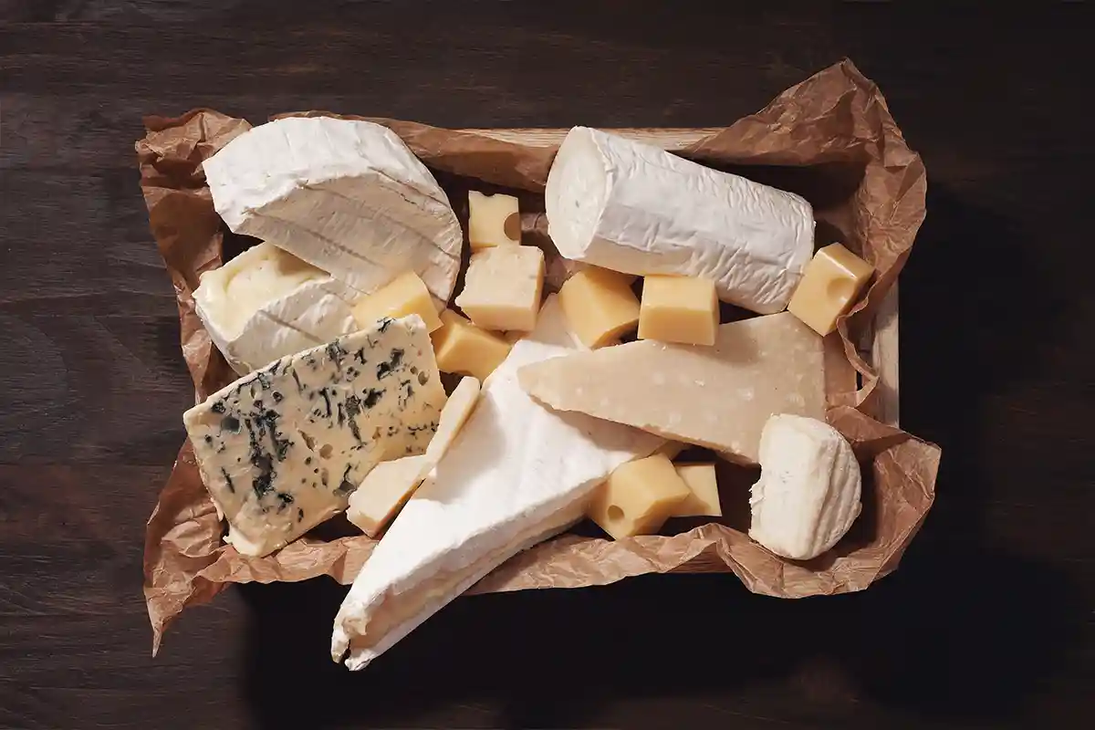 What Cheese is Gruyère Similar To? Substitutes and Alternatives 1 The best cheeses similar to Gruyère, including Emmental, Comté, and Jarlsberg. when and how to use these substitutes in various recipes.