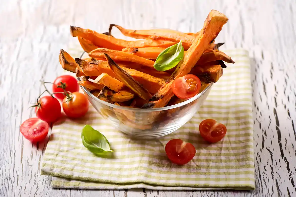 Purple Sweet Potatoes: Health Benefits, Uses, and Recipes 1 The health benefits, culinary uses, and delicious recipes for purple sweet potatoes, a nutrient-rich superfood with antioxidants and fiber.