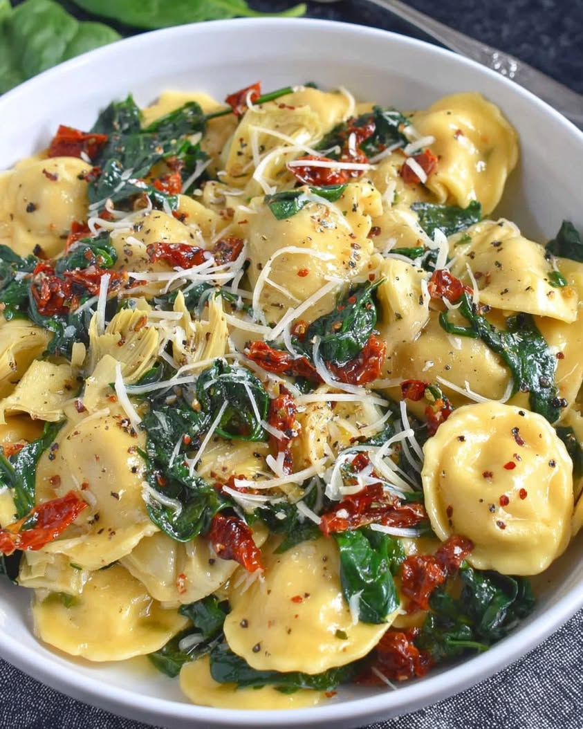 Creamy Ravioli with Spinach, Sun-Dried Tomatoes and Artichokes 19 ravioli spinach sun dried tomatoes artichokes