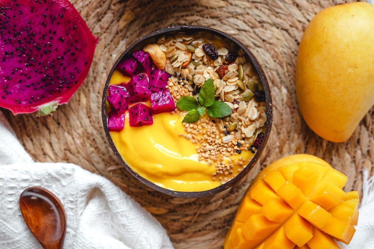 mango and dragon fruit smoothie bowl 1